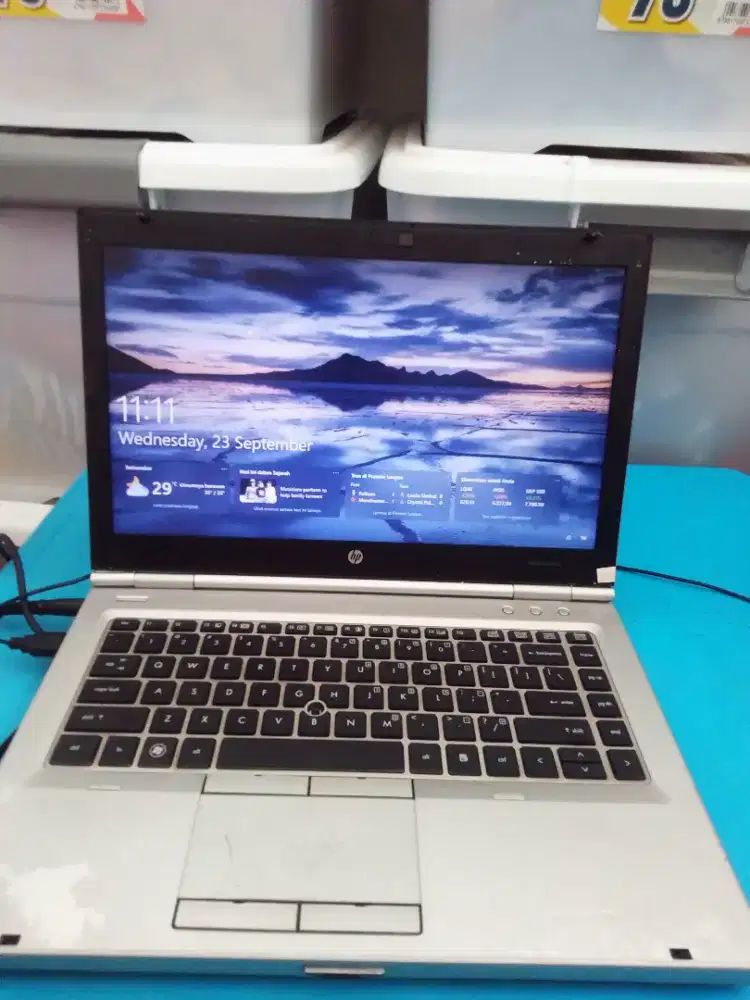 Laptop HP warna silver RAM: 12 GB DDR3