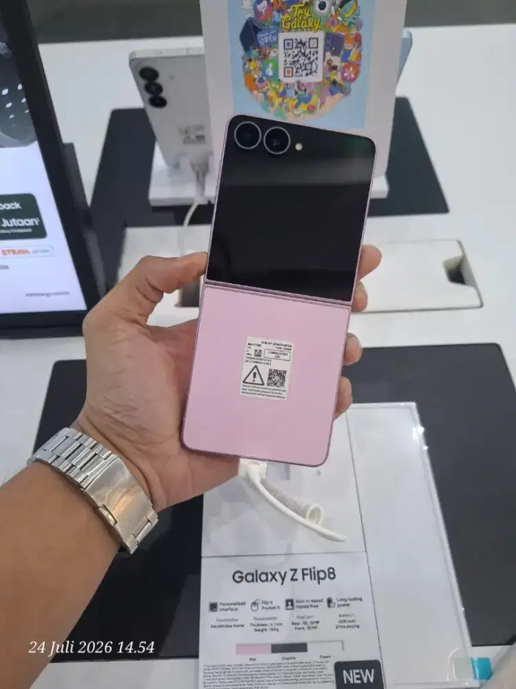 New Samsung Galaxy Flip8