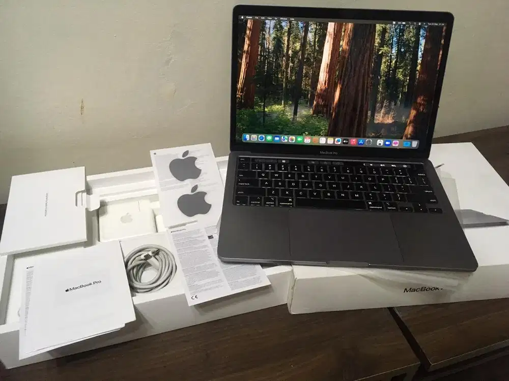 Macbook Pro Retina 13 inch 2020 8/512 FullsetBox