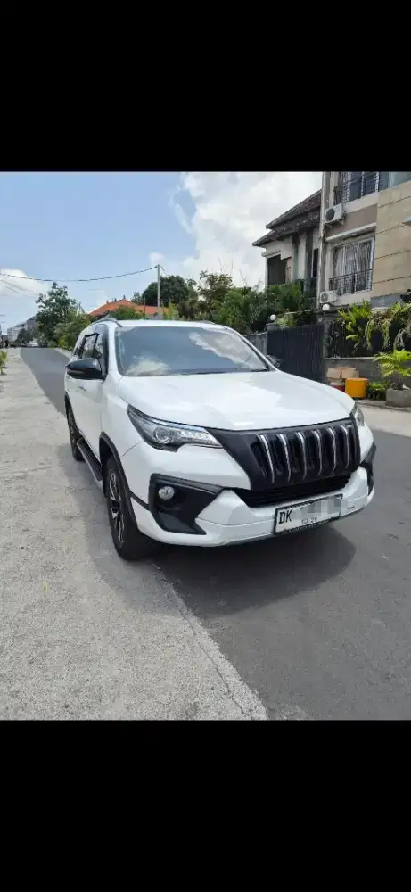 DIJUAL Toyota Fortuner VRZ 4X2 AT