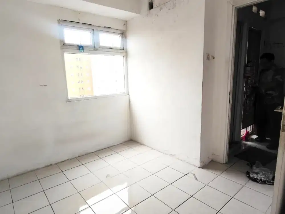 GREEN PRAMUKA FAGIO UNIT 2 KAMAR KOSONG DENGAN VIEW POOL
