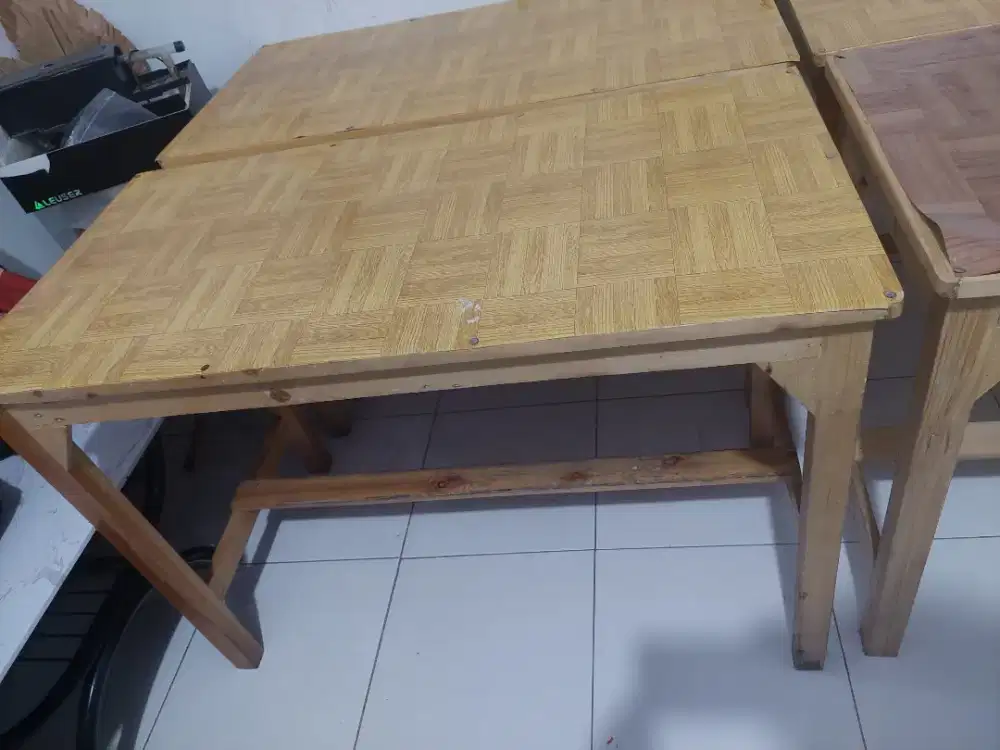 Meja kayu buat usaha kuliner