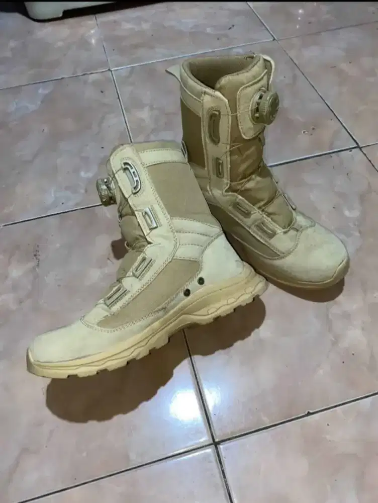 SEPATU PRIA OUTDOOR, size 43