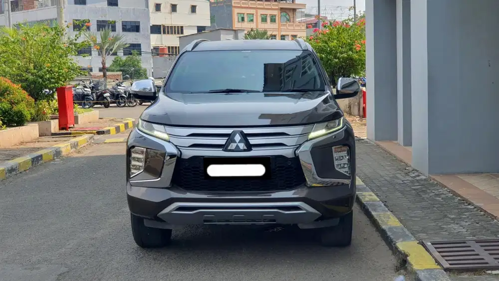 Mitsubishi pajero sport dakar ultimate 2022 coklat
