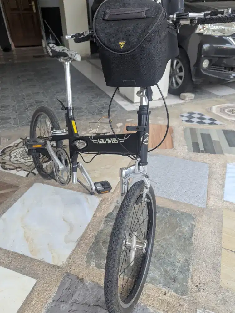 Sepeda lipat unik dan antik