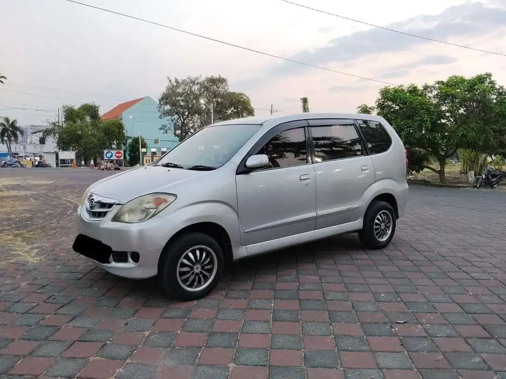 Daihatsu Xenia 2011 Bensin