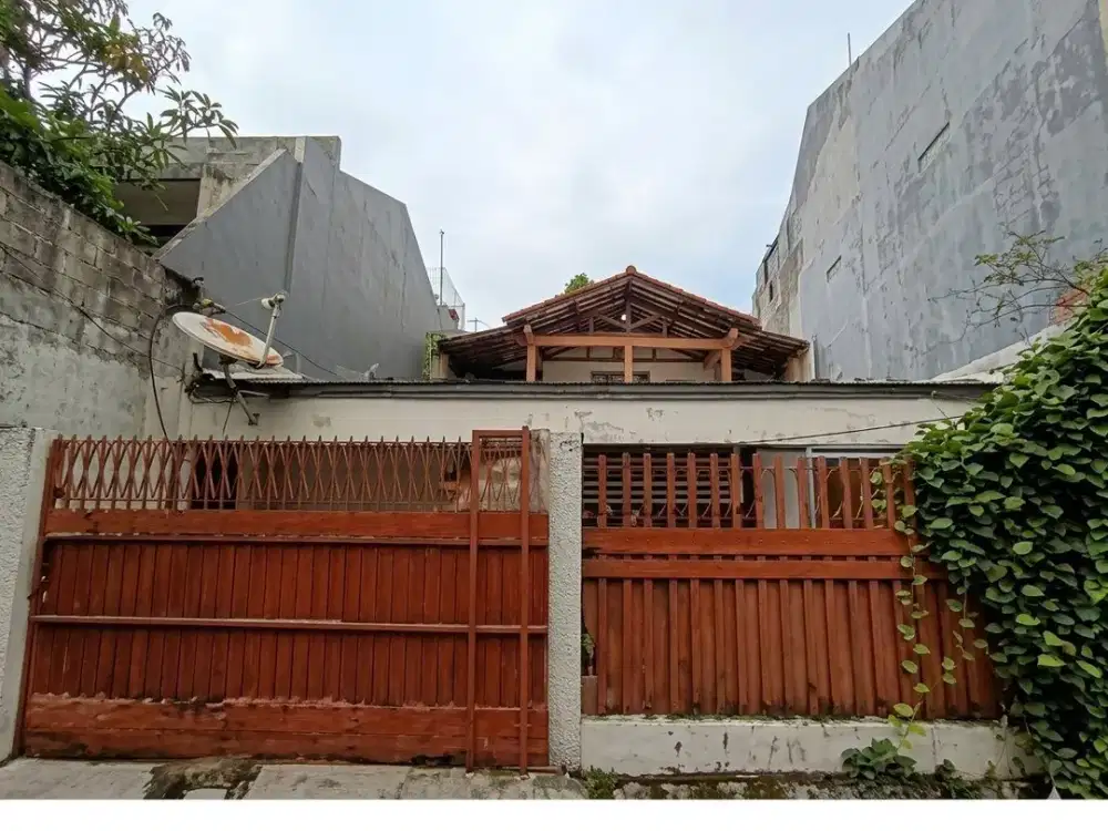 Dijual Cepat Rumah Murah Strategis SHM 2 Lantai di Jatipulo Palmerah Jakarta Barat