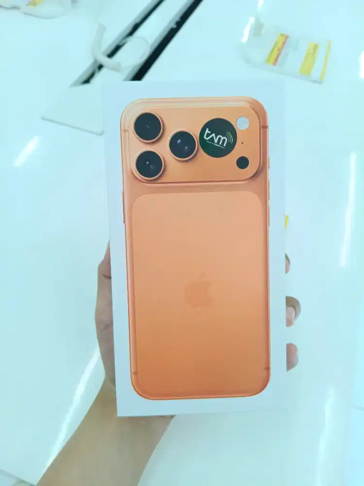 Credit iPhone 17 Pro Max 256GB Cosmic Orange