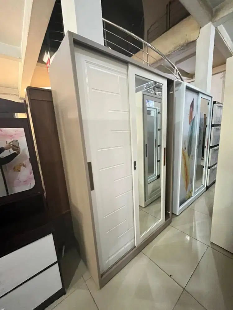 Lemari plat besi 2 pintu