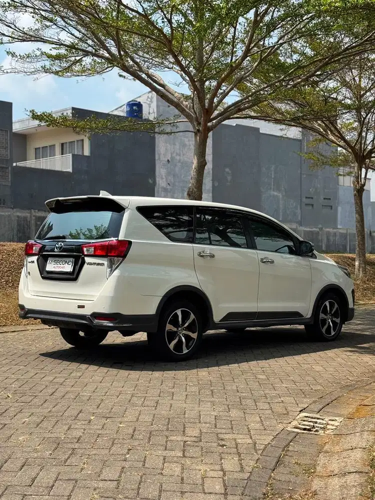 Toyota Kijang Innova Venturer 2021
