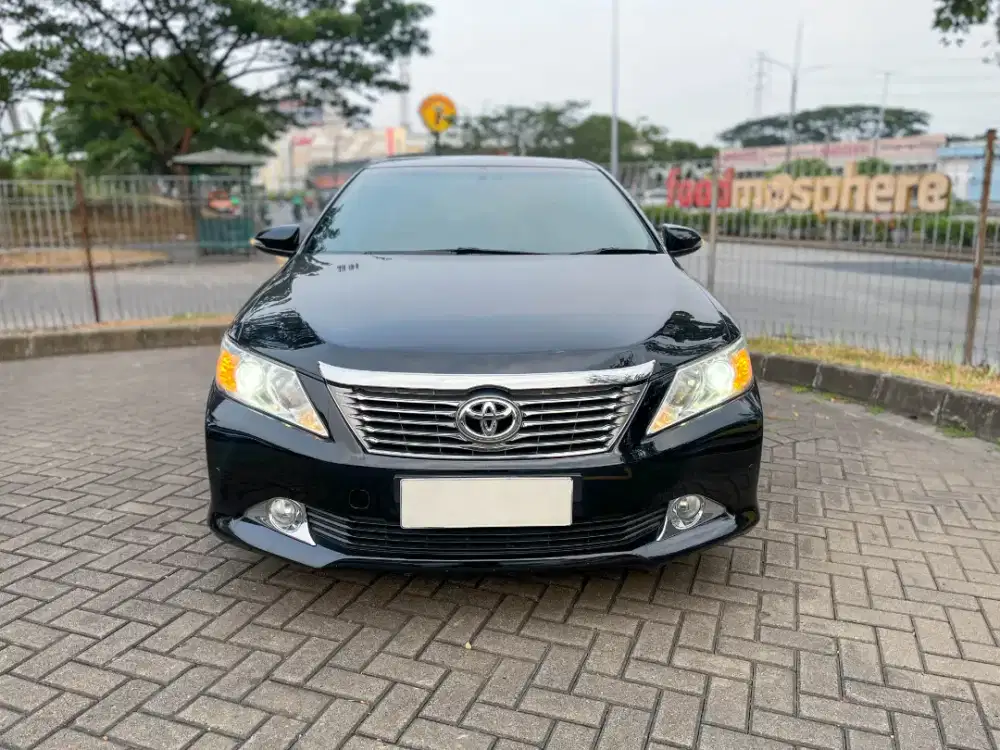TOYOTA CAMRY V 2.4 AT 2014
