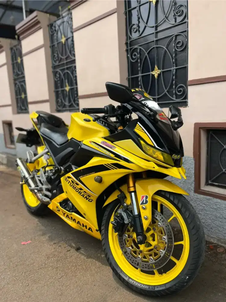 Yamaha R15 V3 Yellow