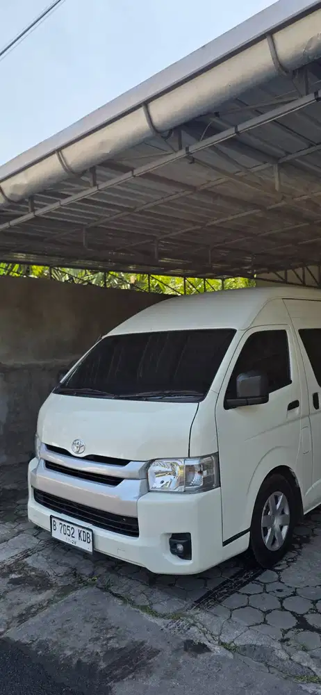 Hiace Commuter euro 4 2023