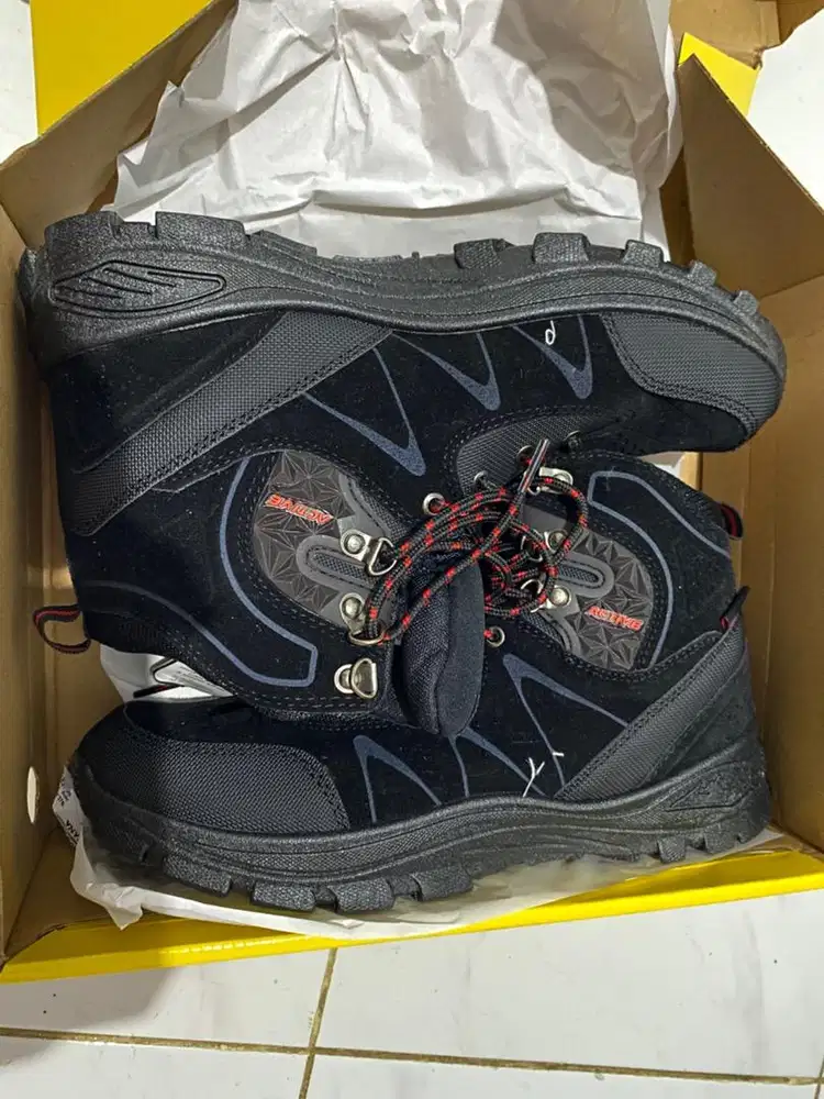 Aerostreet Active High Hitam Hitam Merah