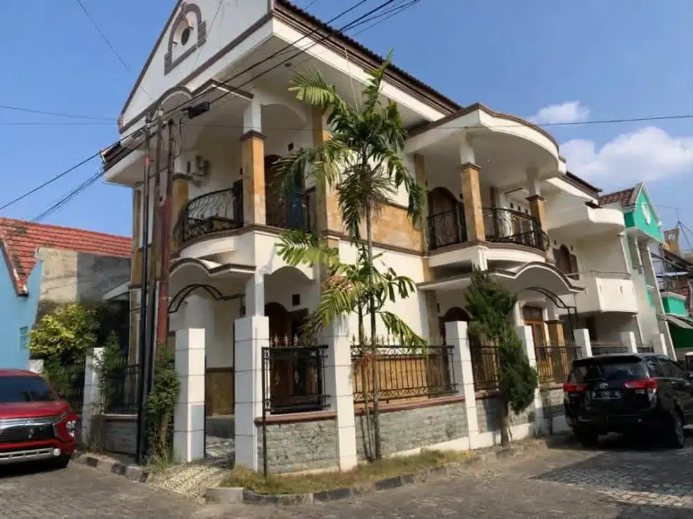 Rumah 3 Lantai dalam Perum Lokasi Strategis Dekat Kampus UII - Ngaglik Sleman