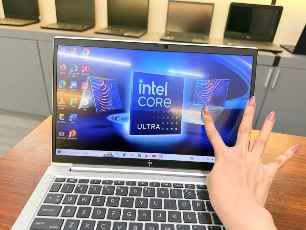 Laptop hp core i7 touhscreen gen 11