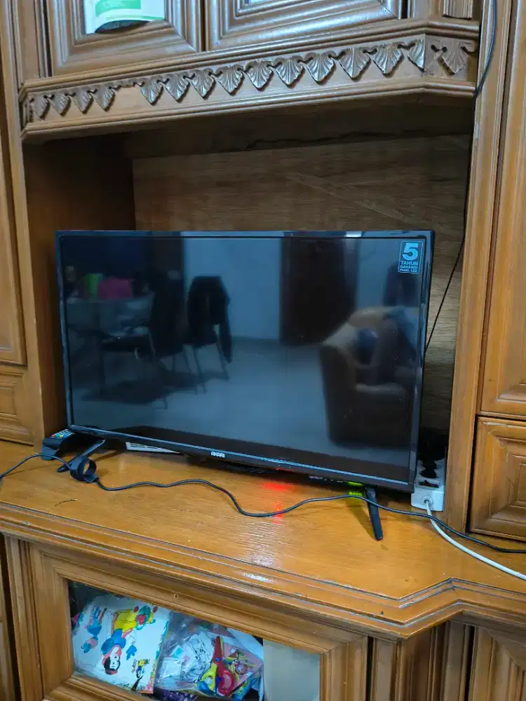JUAL CEPAT TV AKARI 32INCH NEGO BONUS STB