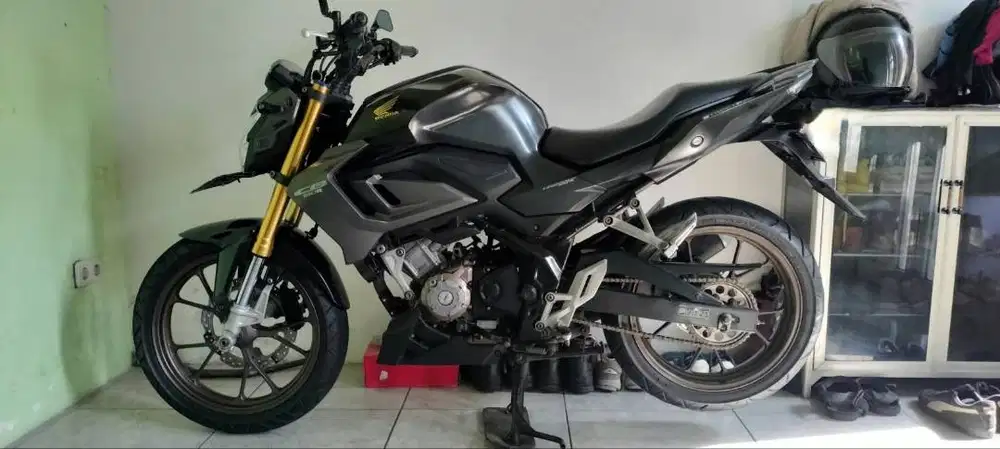 Honda cb 150R Streetfighter limited edition, umur 4 tahun