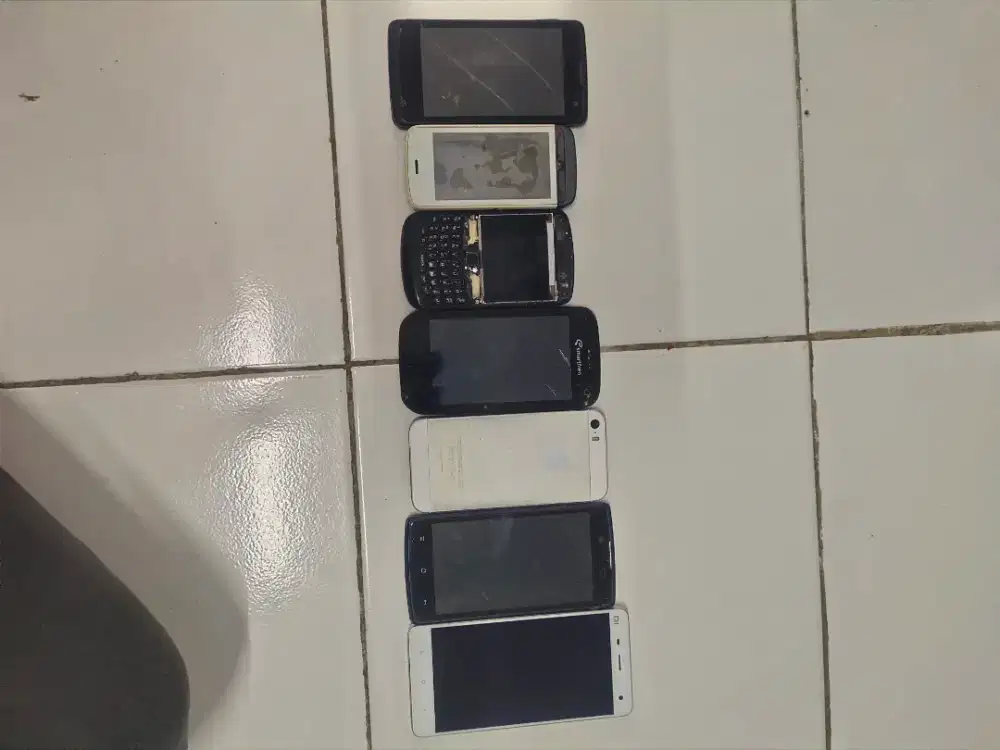 Jual hp rusak namun masih fungsi