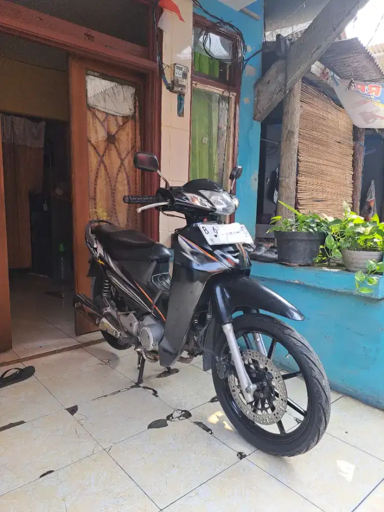HONDA KARISMA 2006