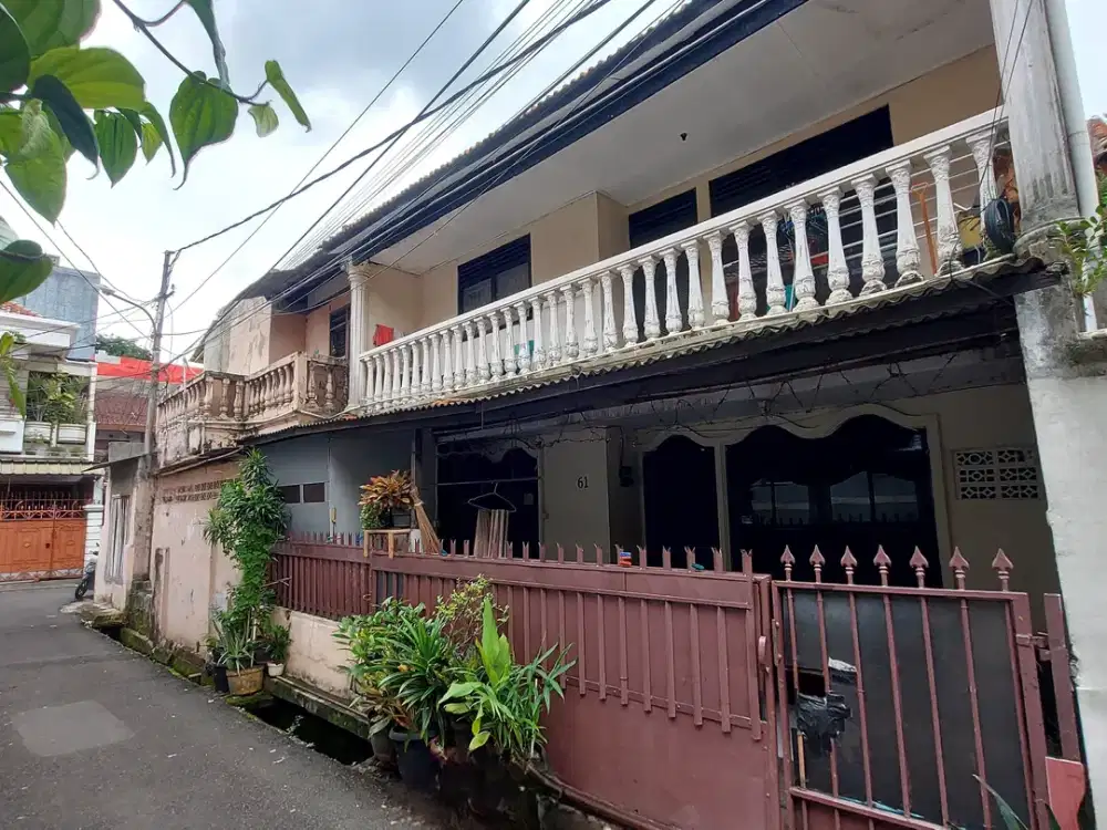 Rumah Lama Cocok Untuk Kost Kosan di Tebet Barat Dekat MT Haryono
