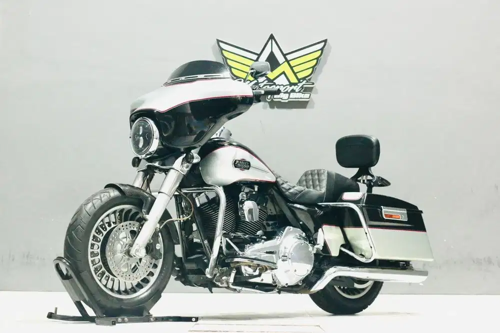 Harley Davidson Ultra Classic like new Road king Dyna Softail fatboy