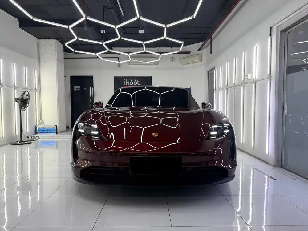 [ LOW KM 9 rb ] Porsche Taycan electric NIK 2021 reg 2022