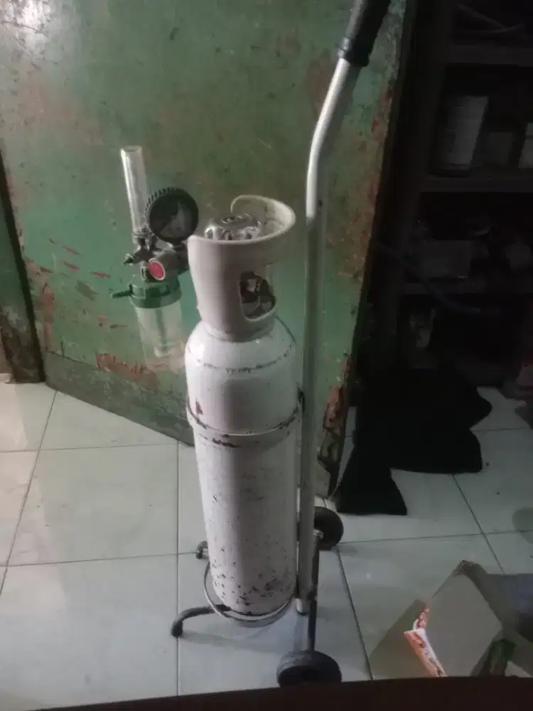 Tabung oksigen masih ada isi