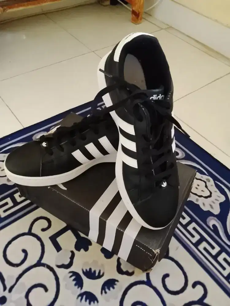 Flash sale sepatu