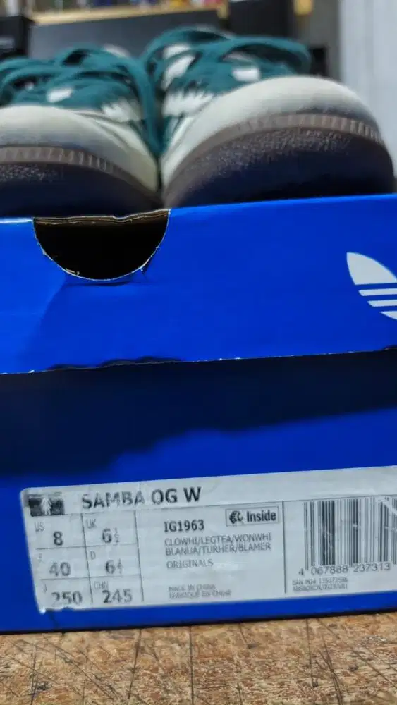 samba og white legcy teal