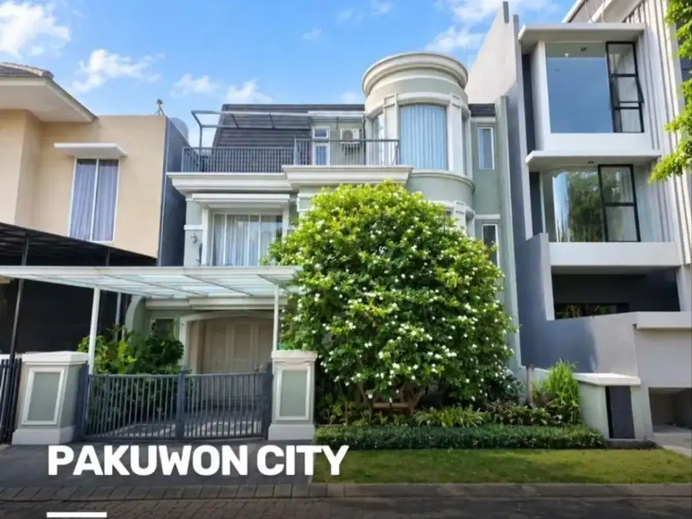 Rumah Pakuwon City STRATEGIS carport