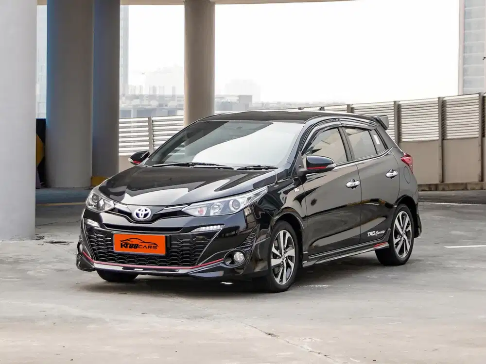 Toyota Yaris S TRD 2018 hitam genap 7 airbag