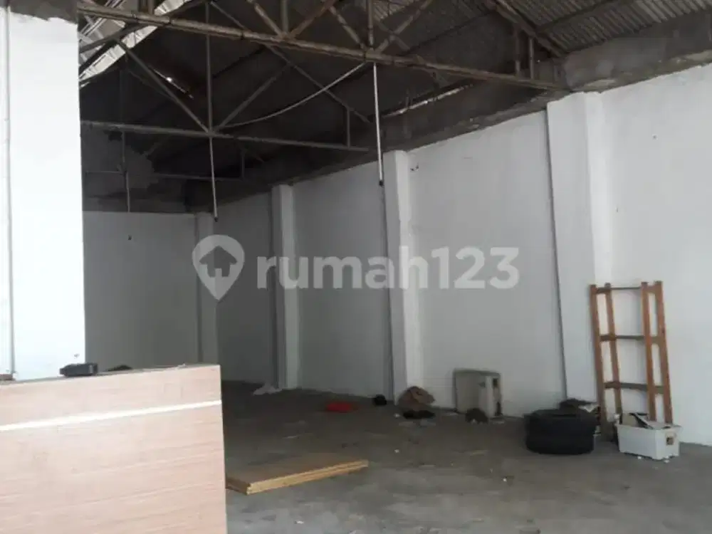 Disewakan Gudang Pondok Jagung LB 350 Dekat ke Alam Sutra Cocok untuk Online Shop dan Penyimpanan Akses Engkel