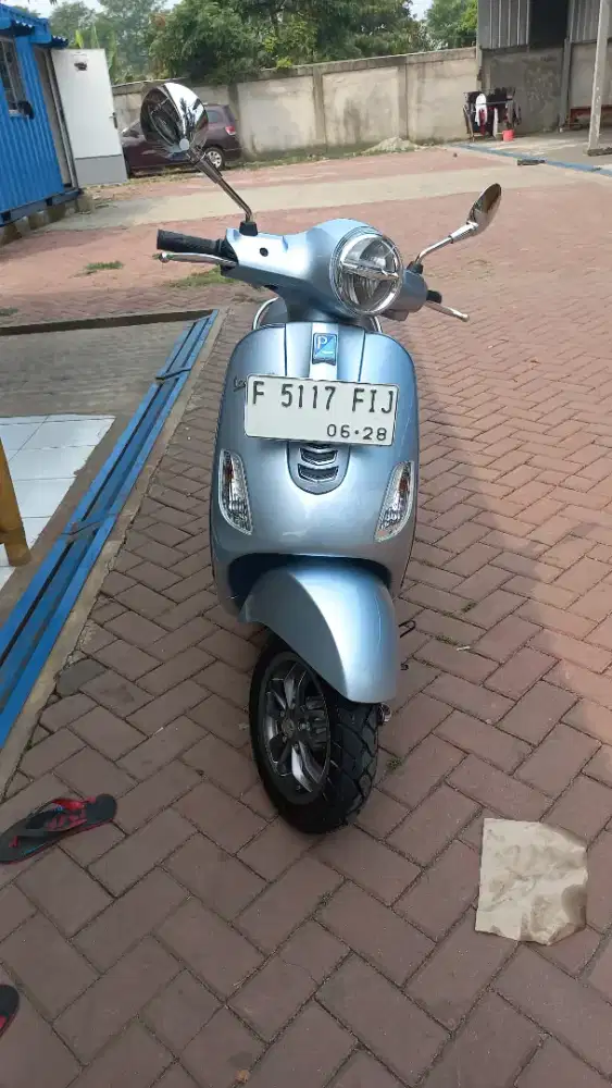 VESPA LX125 GRAY 2023