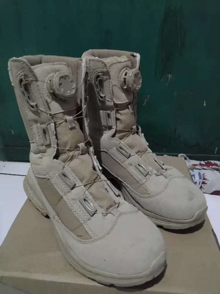 Sepatu PDL warna coklat size 42