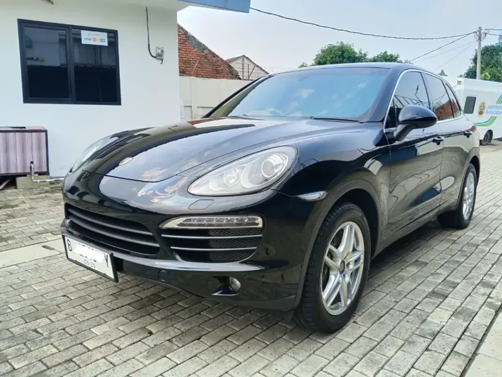 Porsche Cayenne 3.6 v6 2013 low KM