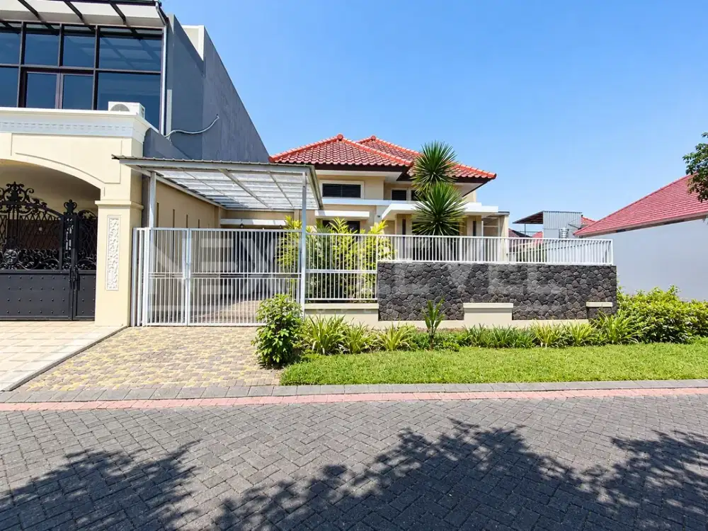 Rumah Mewah di Kawasan Eksklusif Kayutangan Golf Malang. MLG00191