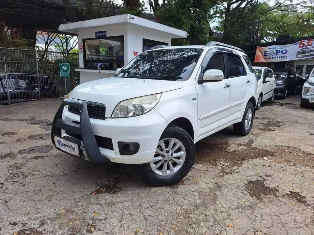 LOW DP Daihatsu Terios 1.5 TX Bensin-AT 2012 AAC