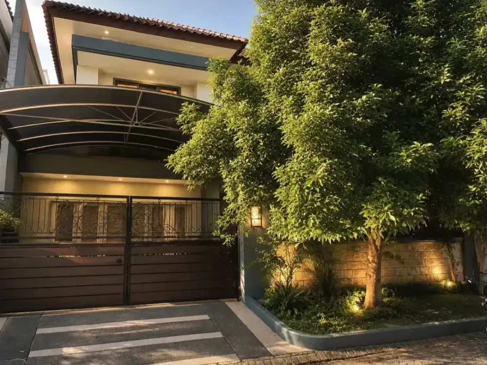 Murah Rumah 2 Lantai Siap Huni Semi Furnish di Dian Istana, Surabaya Barat