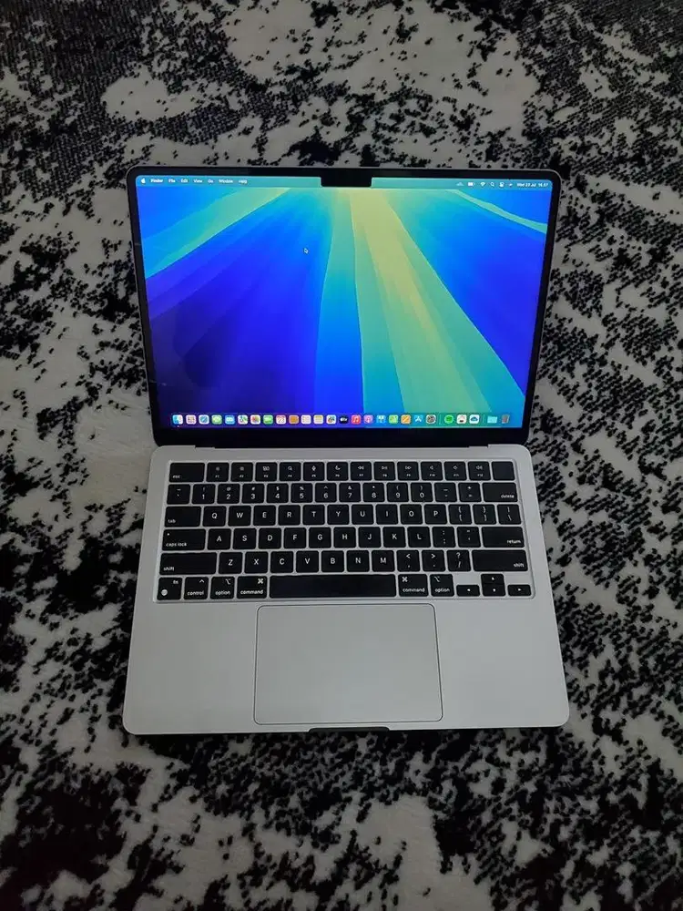 Macbook Air M2 2022
