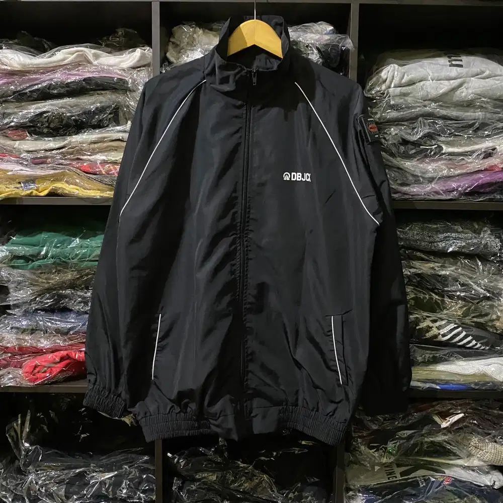 Tracktop Dobujack - Size XXL fit XL - Jaket windbreaker hitam black