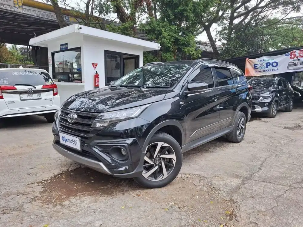 LOW DP Toyota Rush 1.5 GR Sport Bensin-AT 2023 AKJ
