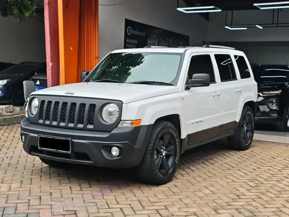 Jeep patriot 2.4 limited 2011 - km 40 ribu