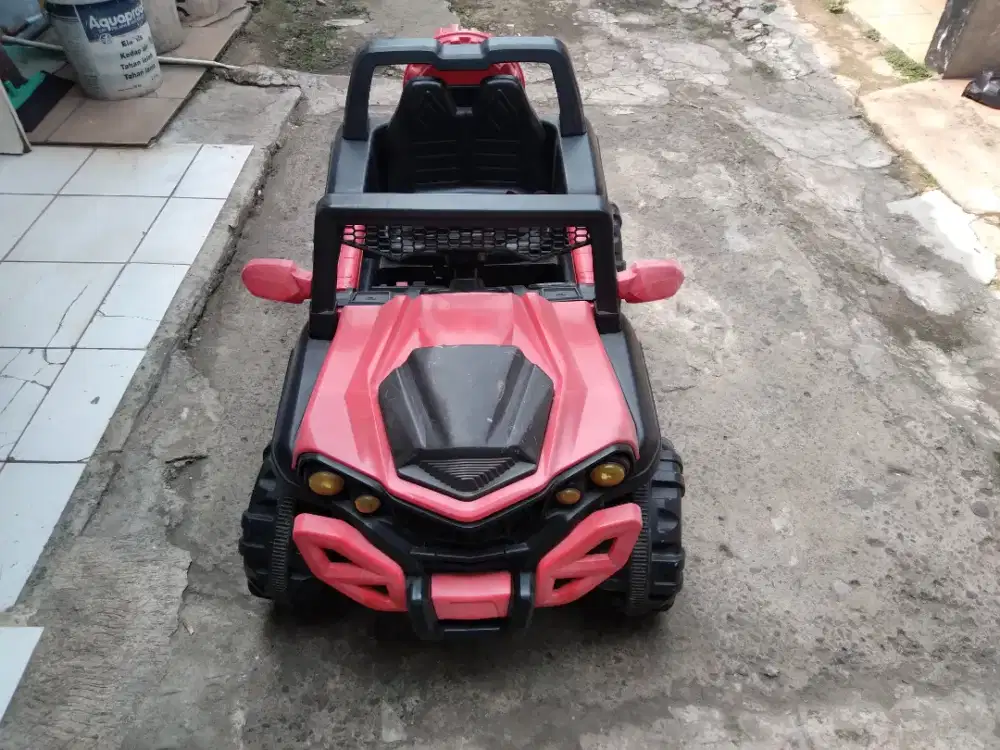 Mobilan baterai anak anak