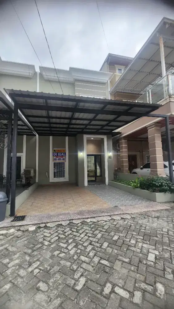 Rumah 2.5 Lantai Medan Sunggal, semi furnished, bebas banjir