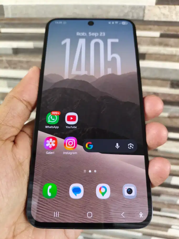 Samsung s22+ 8/256