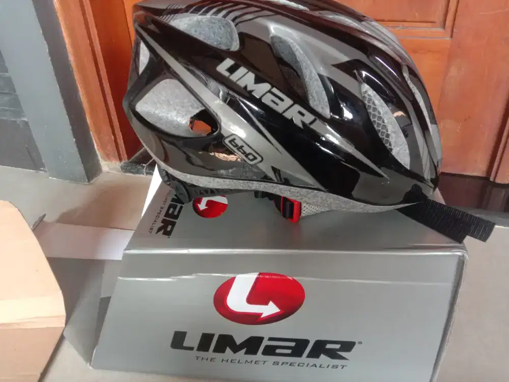 Helm Sepeda Limar 660