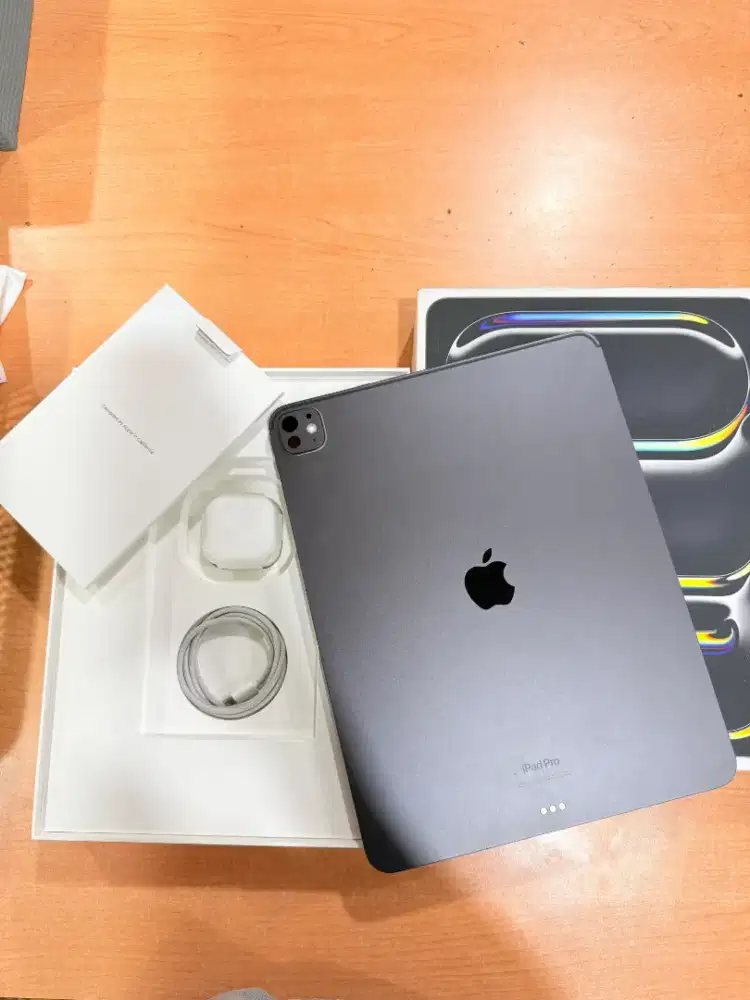 iPad Pro M4 13-inch 256 wifi bh 85% Lengkap original