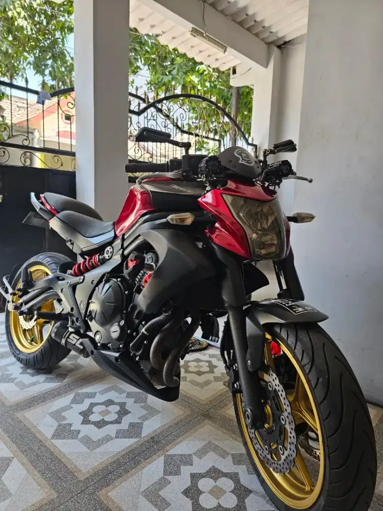 Kawasaki Er6 N tahun 2012 650cc mesin sehat Dokumen lengkap