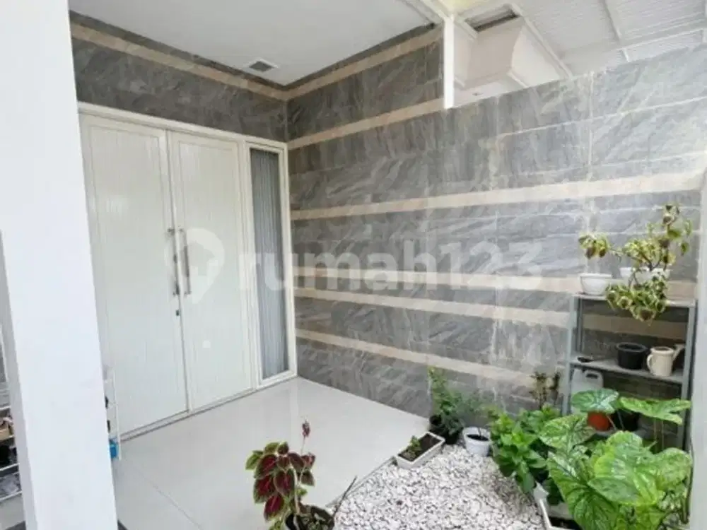 Rumah mewah 2 lantai